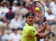 开云体育在线-法网鏖战ATP总决赛，兹维列夫关键制胜