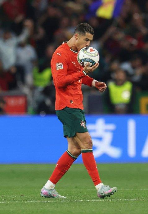 克里斯蒂亚诺罗纳尔多表现出色,葡萄牙轻取胜利 克里斯蒂亚诺罗纳尔多表现出色,葡萄牙轻取胜利