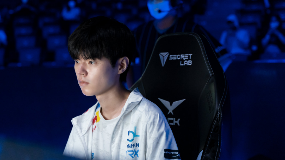 BLG险胜DRX,Deft成为全场焦点全球总决赛3:1(首尔) BLG险胜DRX,Deft成为全场焦点全球总决赛3:1(首尔)