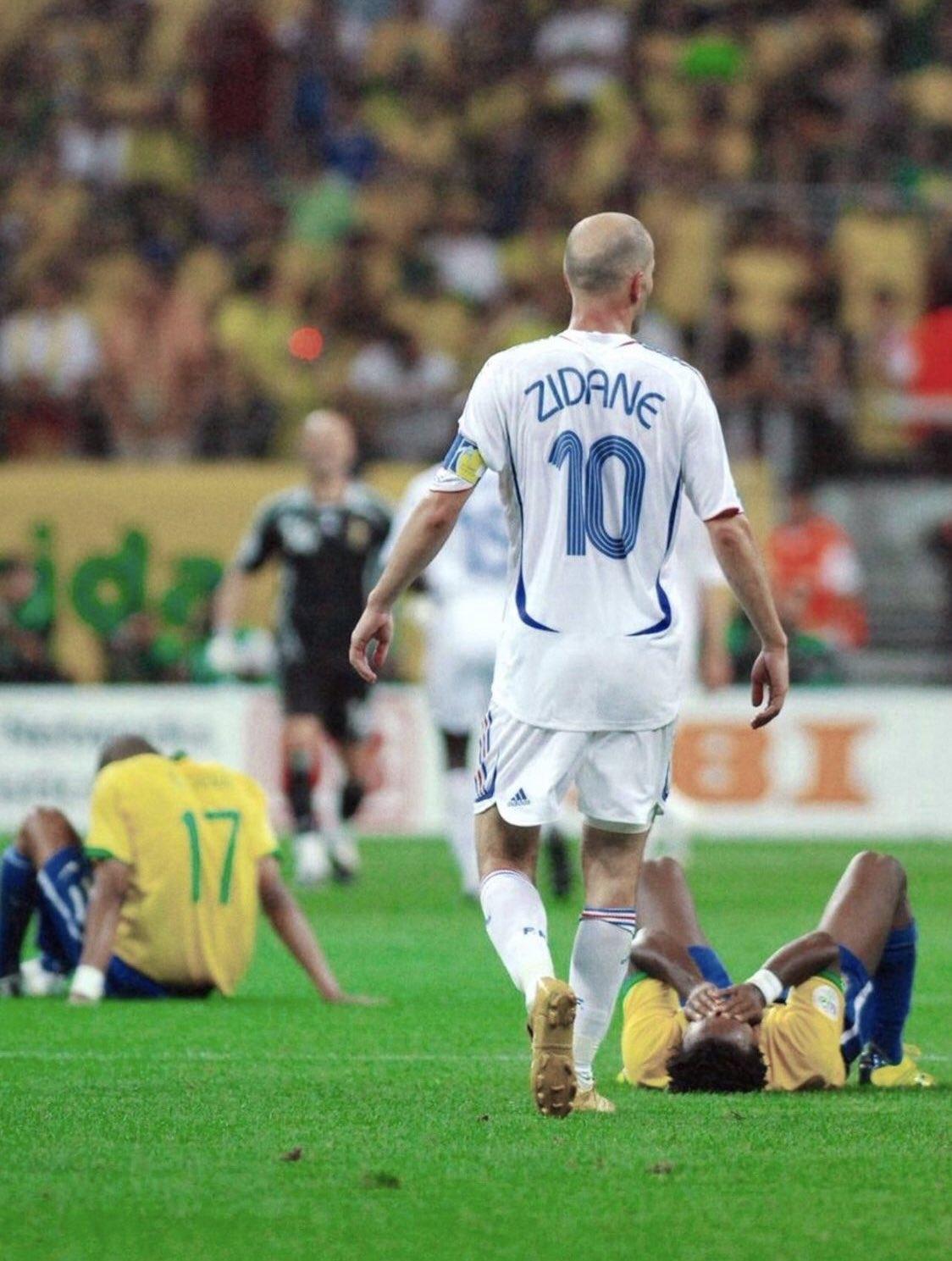 法国击败巴西在沙滩排球比赛中胜出 法国击败巴西在沙滩排球比赛中胜出