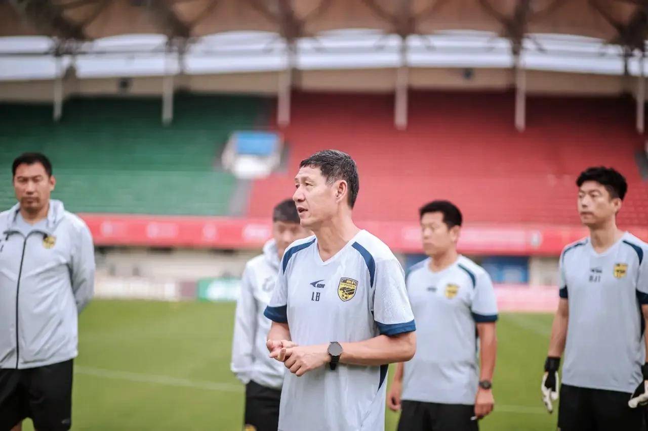 新赛季战绩出色,球队受益于主教练长远发展思路的简单介绍 新赛季战绩出色,球队受益于主教练长远发展思路的简单介绍