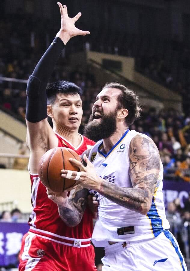 江苏队新引援令人期待,球迷期待明日大战 江苏队新引援令人期待,球迷期待明日大战