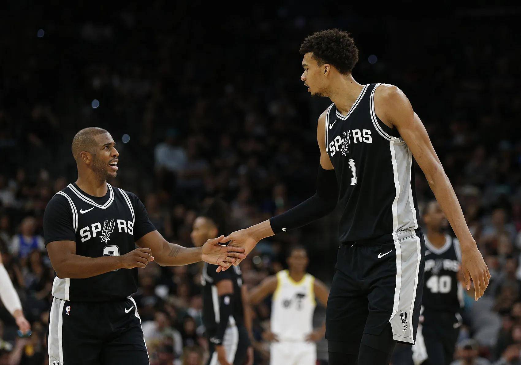 包含篮网鏖战波兰男篮,保罗送出助攻的词条 包含篮网鏖战波兰男篮,保罗送出助攻的词条