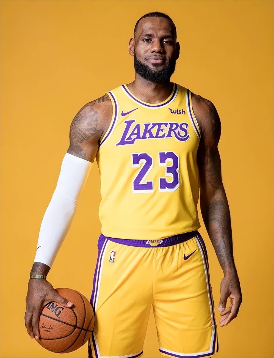 关于湖人强势菲律宾男篮,詹姆斯惊艳世界的信息 关于湖人强势菲律宾男篮,詹姆斯惊艳世界的信息