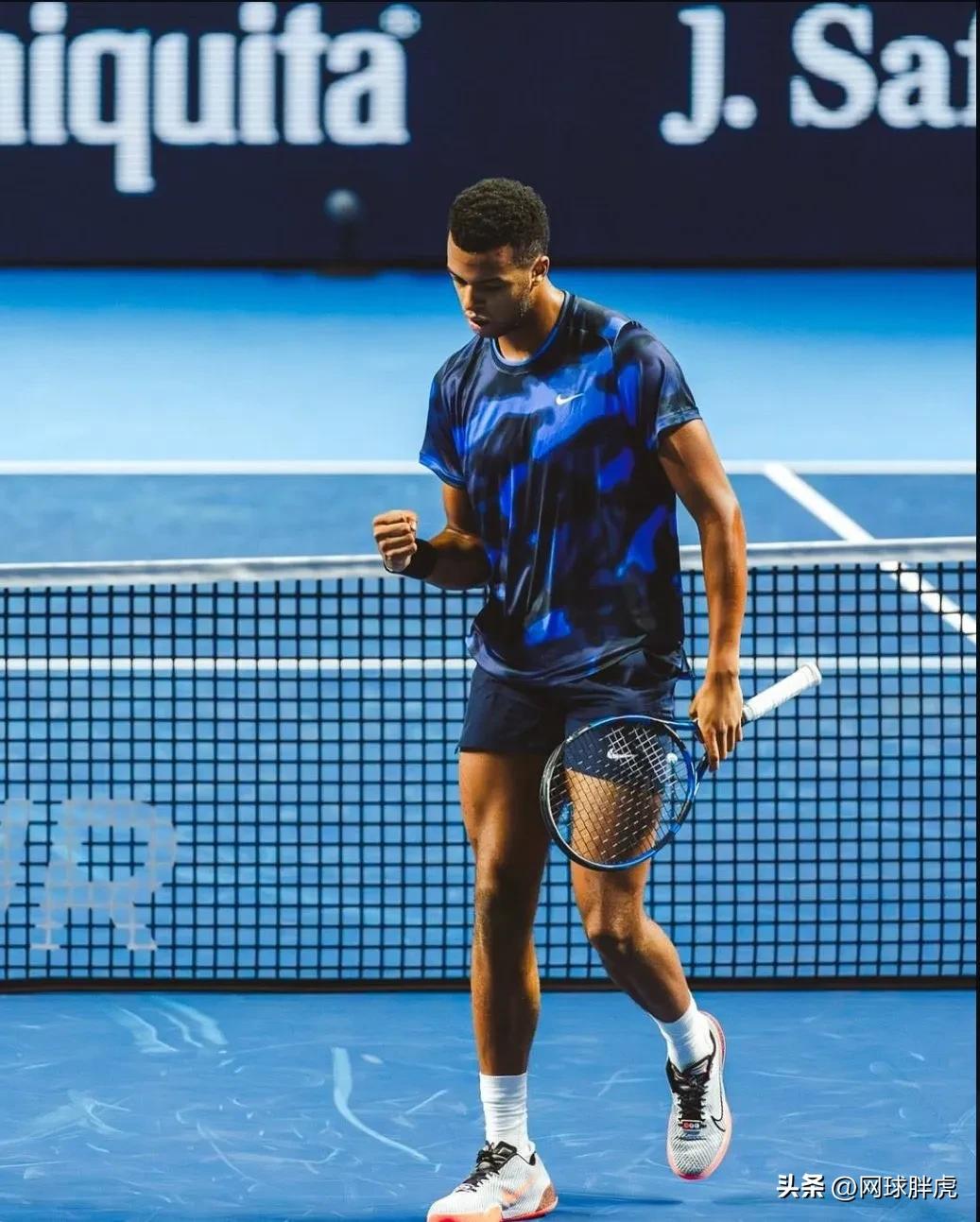 包含英国网球队鏖战美国网球队,克耶高斯惊艳世界的词条 包含英国网球队鏖战美国网球队,克耶高斯惊艳世界的词条