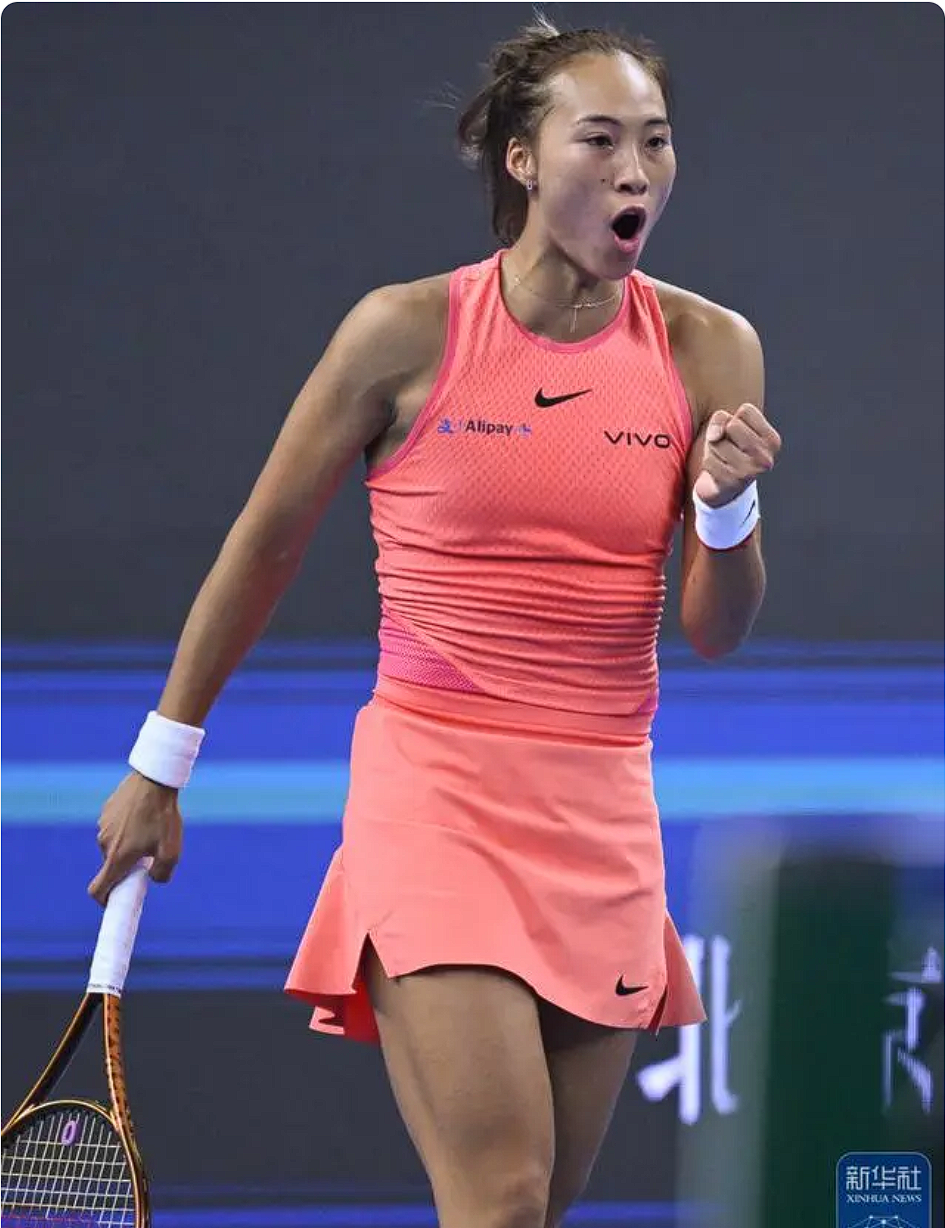 关于网球惊险逆转取胜,粉丝狂欢不已的信息 关于网球惊险逆转取胜,粉丝狂欢不已的信息