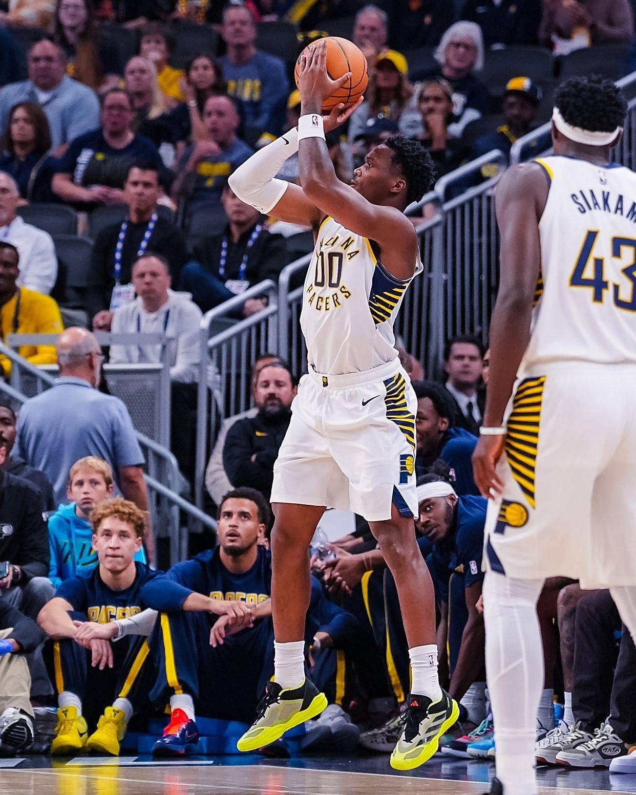 步行者完胜马刺,武切维奇关键制胜的简单介绍 步行者完胜马刺,武切维奇关键制胜的简单介绍